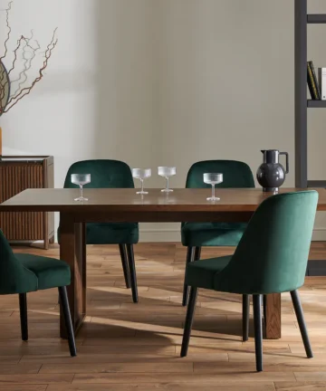 BETTE Bottle Green Velvet Chair Black Hardwood