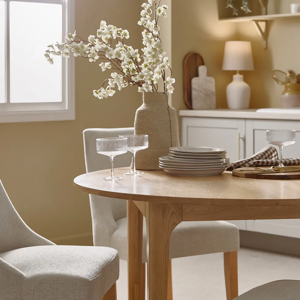 DURHAM Round Dining Table Natural Oak - Image 3