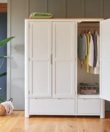 HOVE Triple Wardrobe Natural Oak & Painted