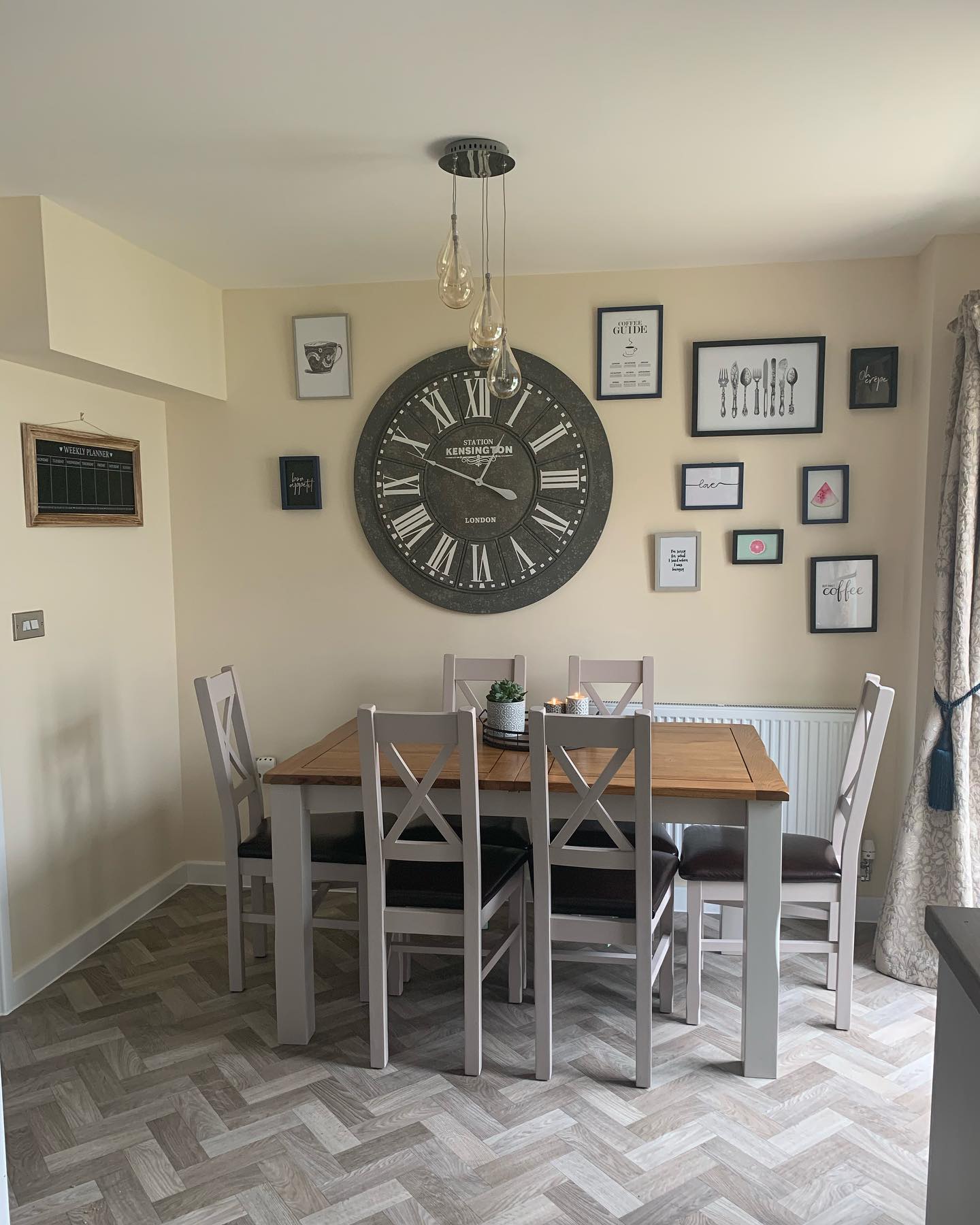 ST. IVES 5ft Extending Dining Table with 4 Chairs Natural Solid Oak & Grey Paint - Image 10