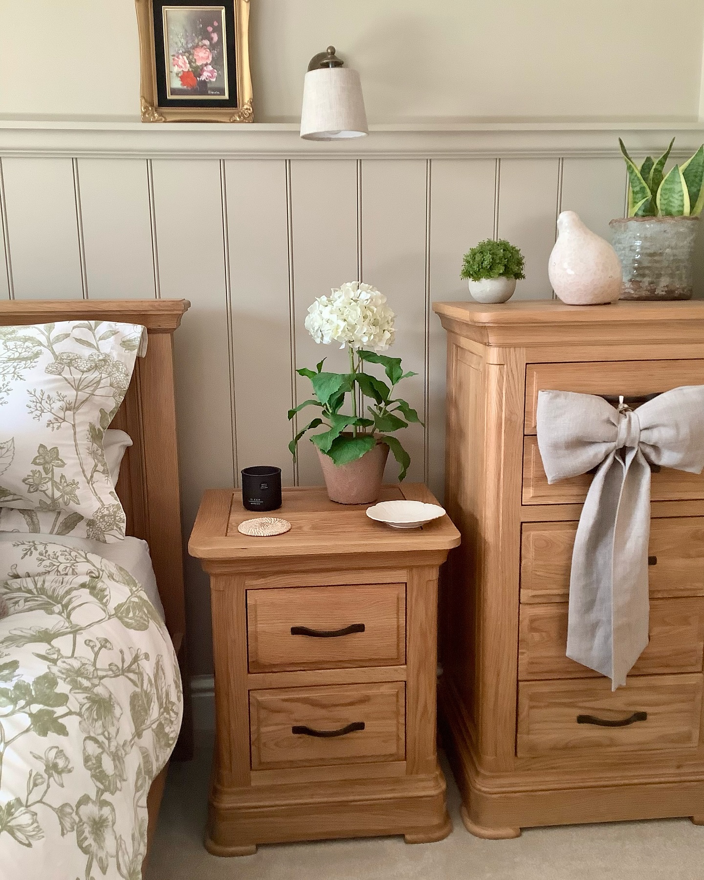 CANTERBURY 2 Drawer Bedside Table Natural Solid Oak - Image 8