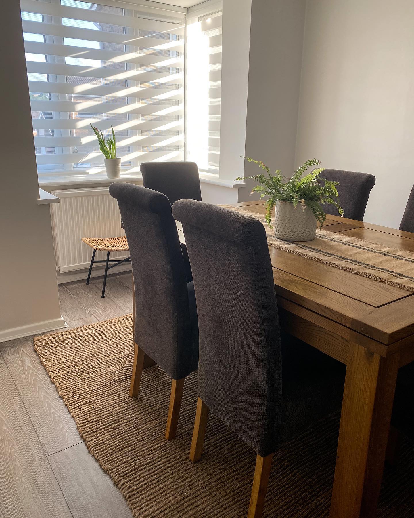 DORSET 4ft 7" Extending Dining Table with 6 Chairs Natural Solid Oak - Image 10