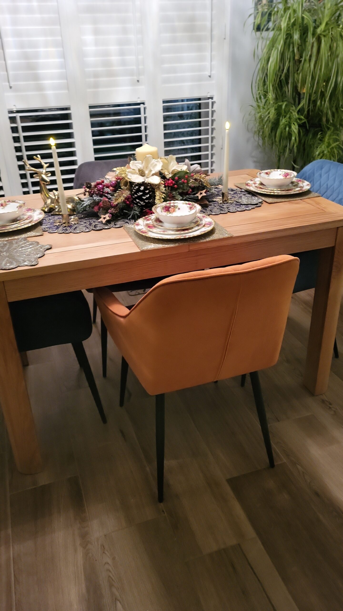 ROMSEY 6-8 Seater Extendable Dining Table Natural Solid Oak - Image 6