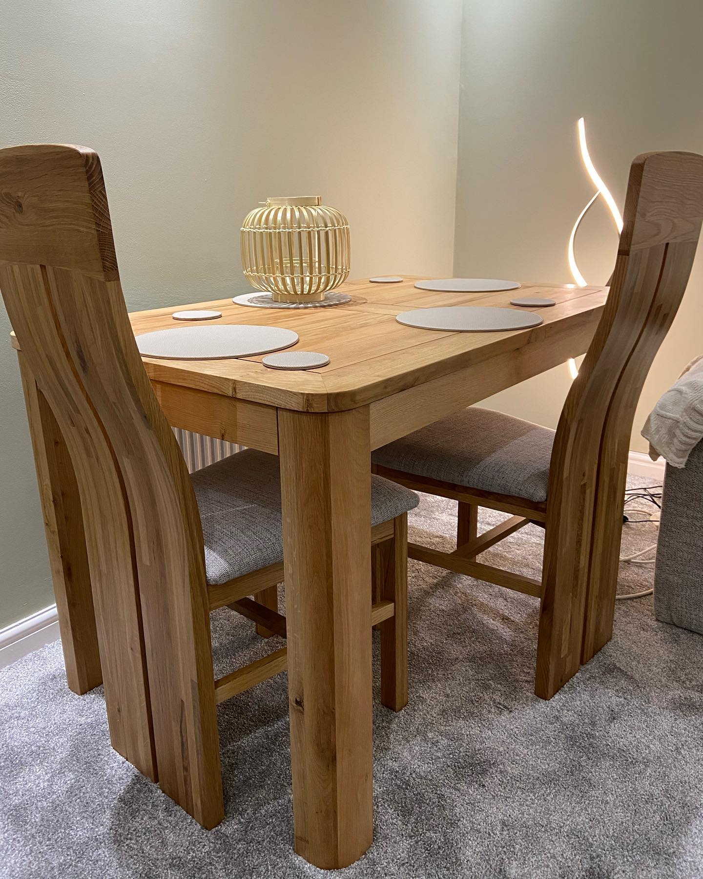 ROMSEY 6-8 Seater Extendable Dining Table Natural Solid Oak - Image 9