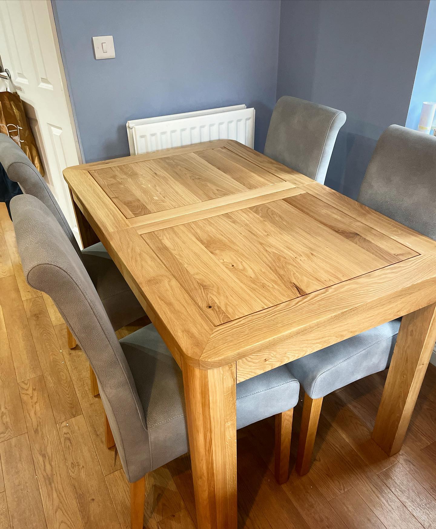 ROMSEY 6-8 Seater Extendable Dining Table Natural Solid Oak - Image 11
