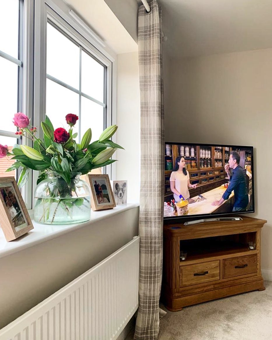 CANTERBURY Corner TV Unit Natural Solid Oak - Image 10