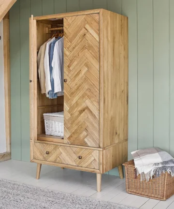 PARQUET Double Wardrobe Brushed & Glazed Solid Oak