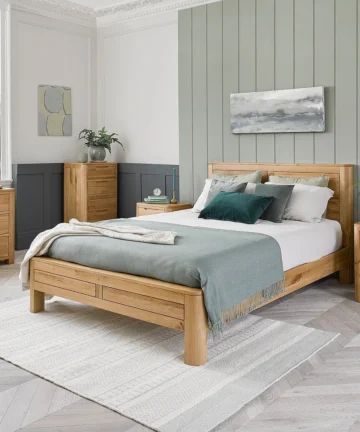 ROMSEY King-Size Bed Natural Solid Oak